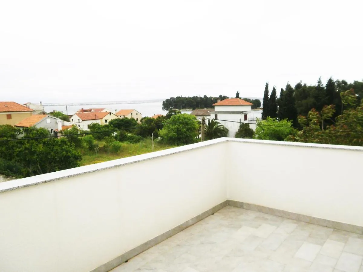 Apartments By The Sea Preko, Ugljan - 15669 0*, Preko